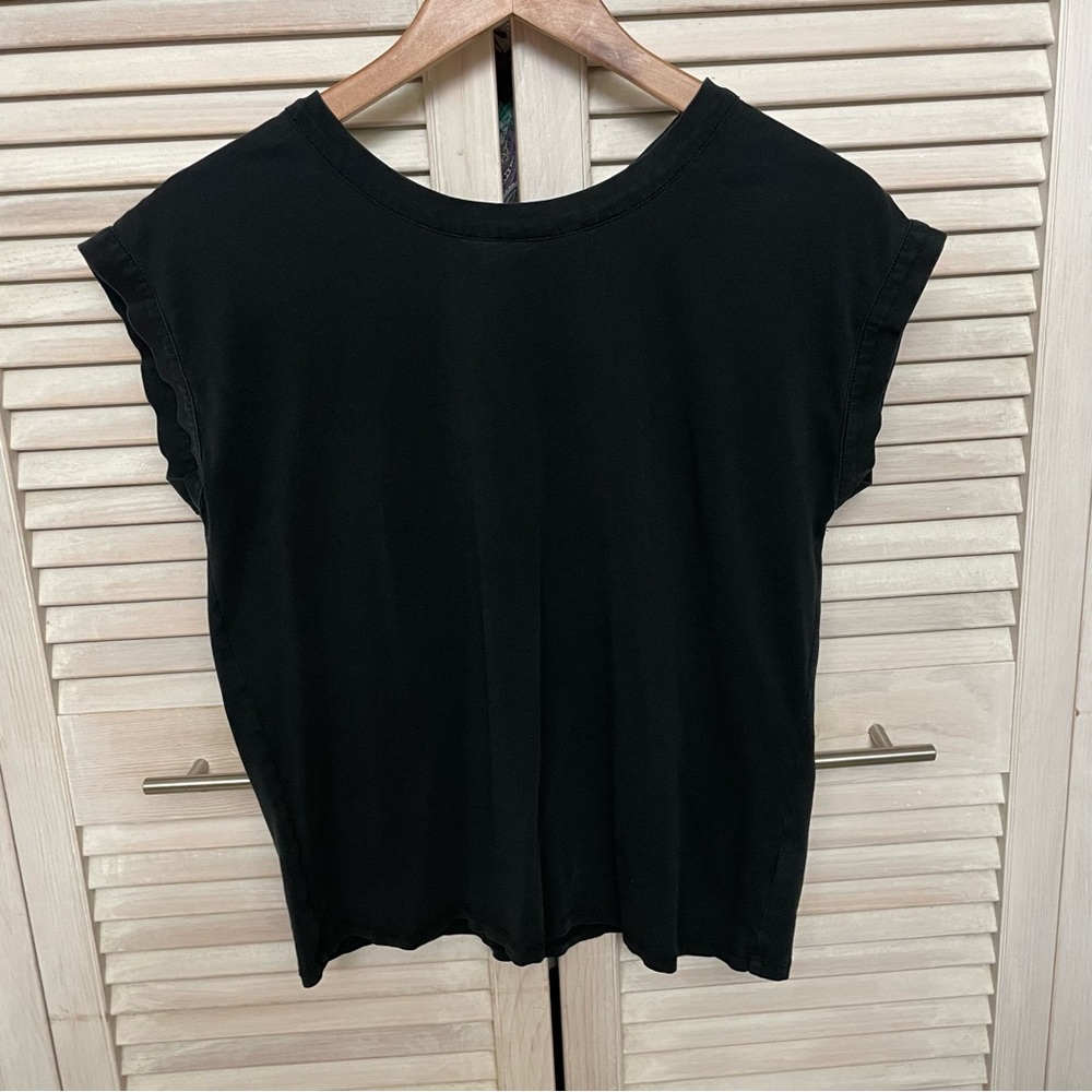 Kate Spade Basic black top with tie-back neckline, Size Small
